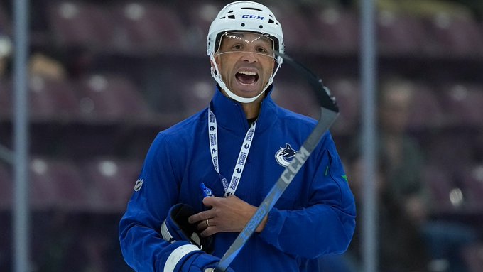 Canucks’ Malhotra leads by example at energizing camp